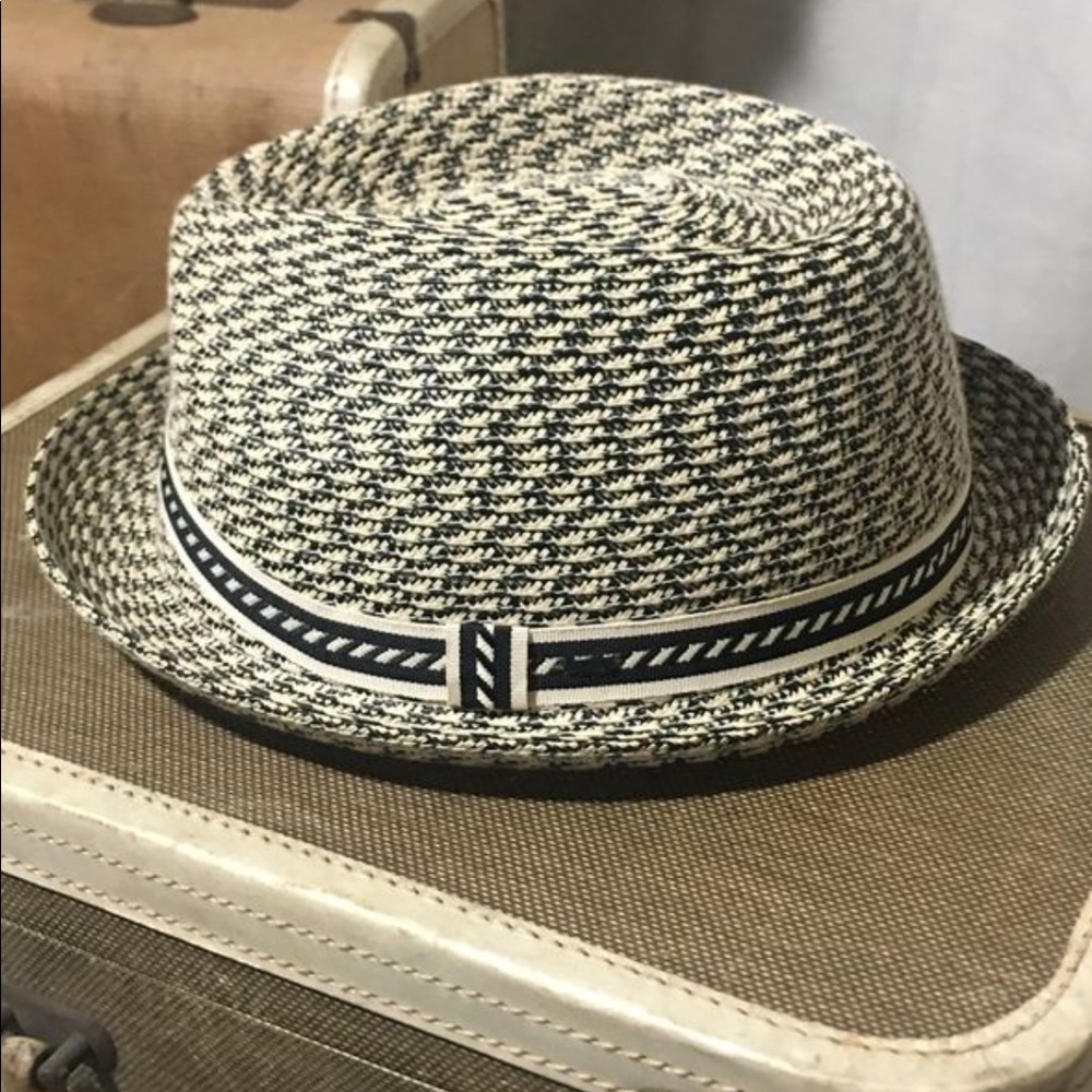 Bailey of Hollywood cute looking hat 🎩